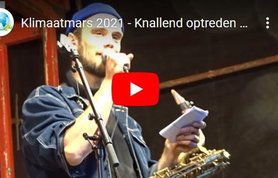 2021-11-06-klimaatcoalitie-klimaatmars-amsterdam-knallend-optreden-gallowstreet-brass-band-klimaatgedichten-brugklassers